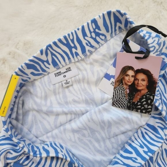 Diane Von Furstenberg Blue And White Zebra Print Midi Skirt size Medium - Picture 9 of 11